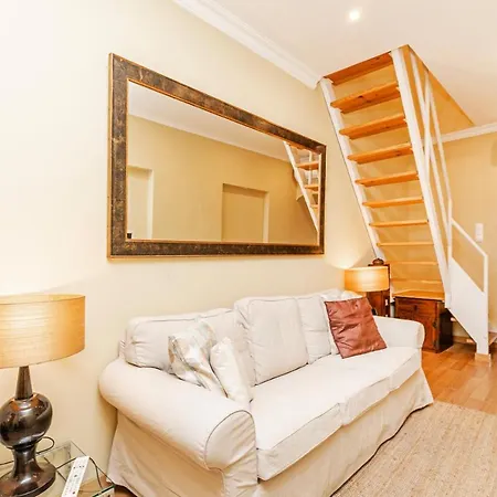 Belem Skinny House